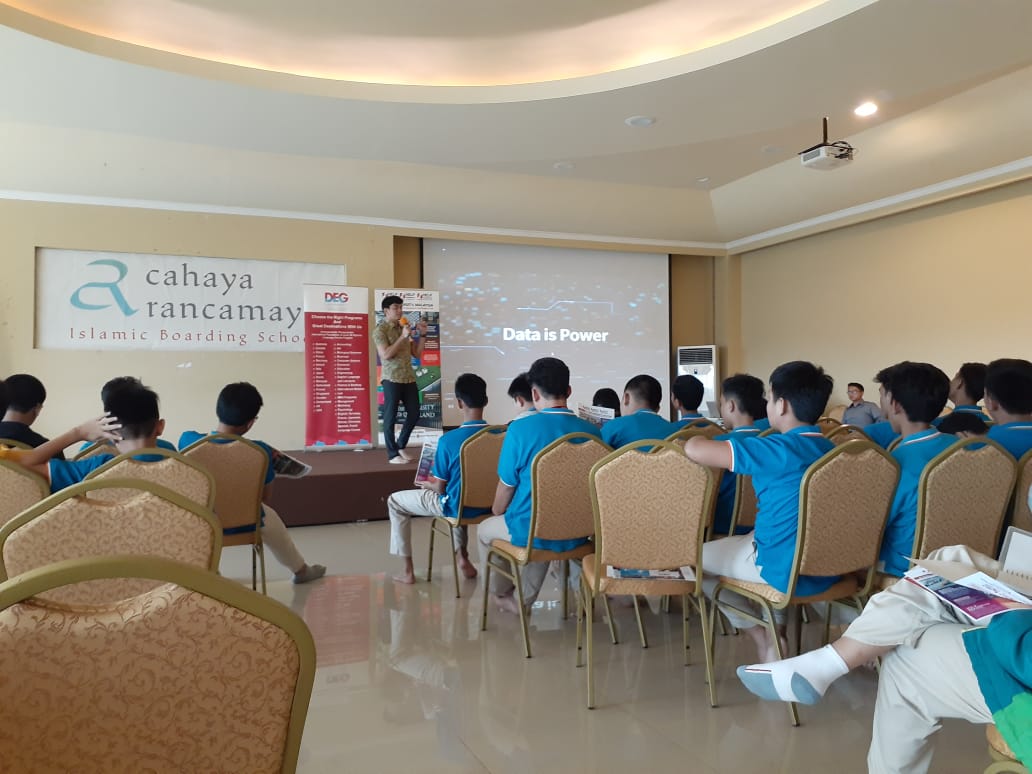 Seminar SMA Cahaya Rancamaya Bogor