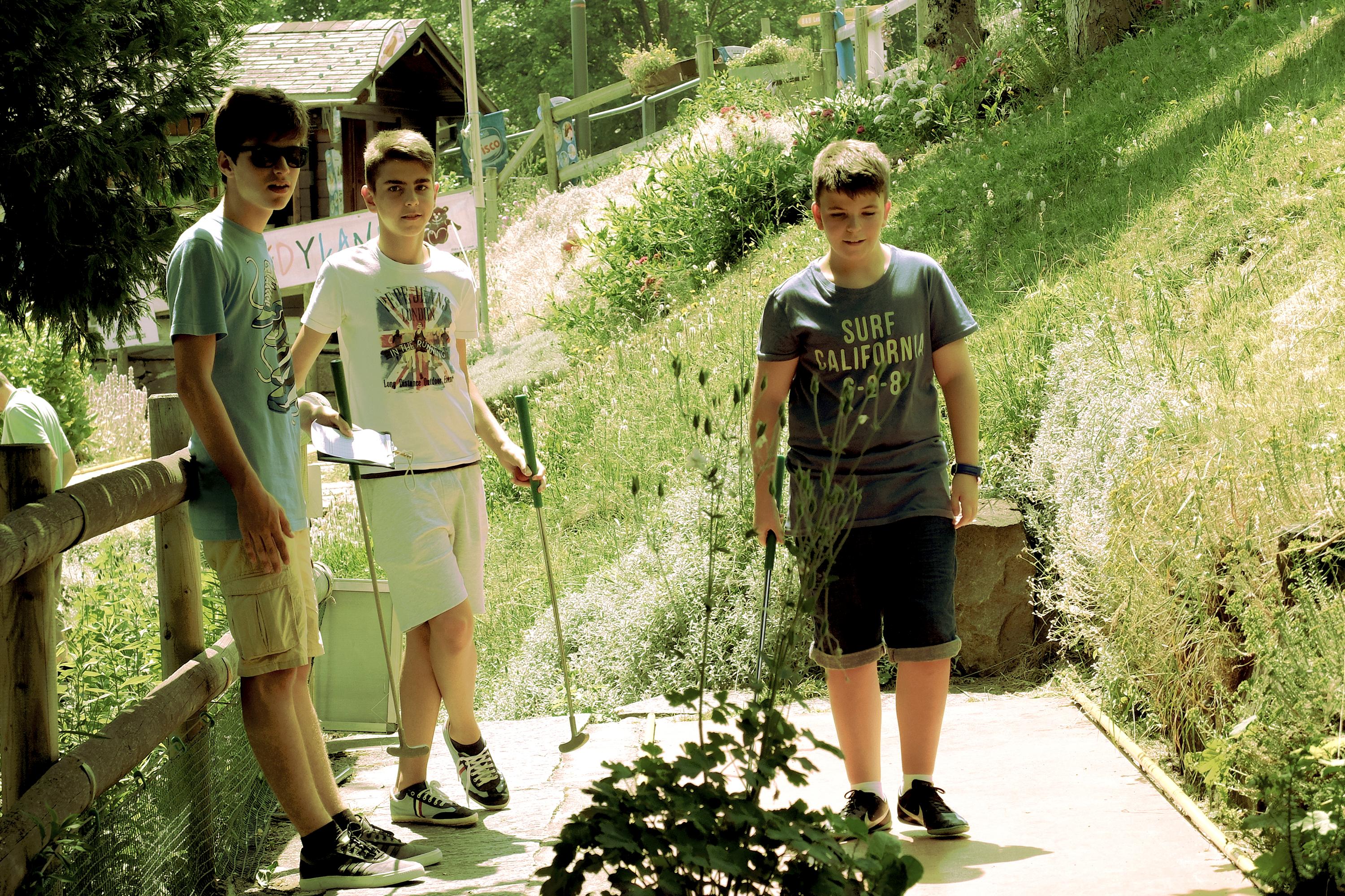 alpadia_47_leysin-juniors_minigolf-crop